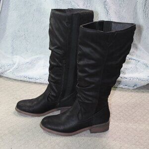 Unr8d Un ROWE2 Size 9W Black Fabric Stacked Heel Boots
